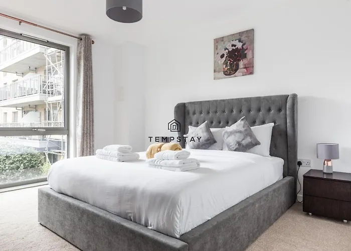 Modern Private Apartment -Balcony-Tube Station